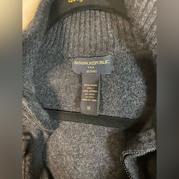 Banana Republic Grey Wool Sweater Size M women kids - Picture 3 of 5